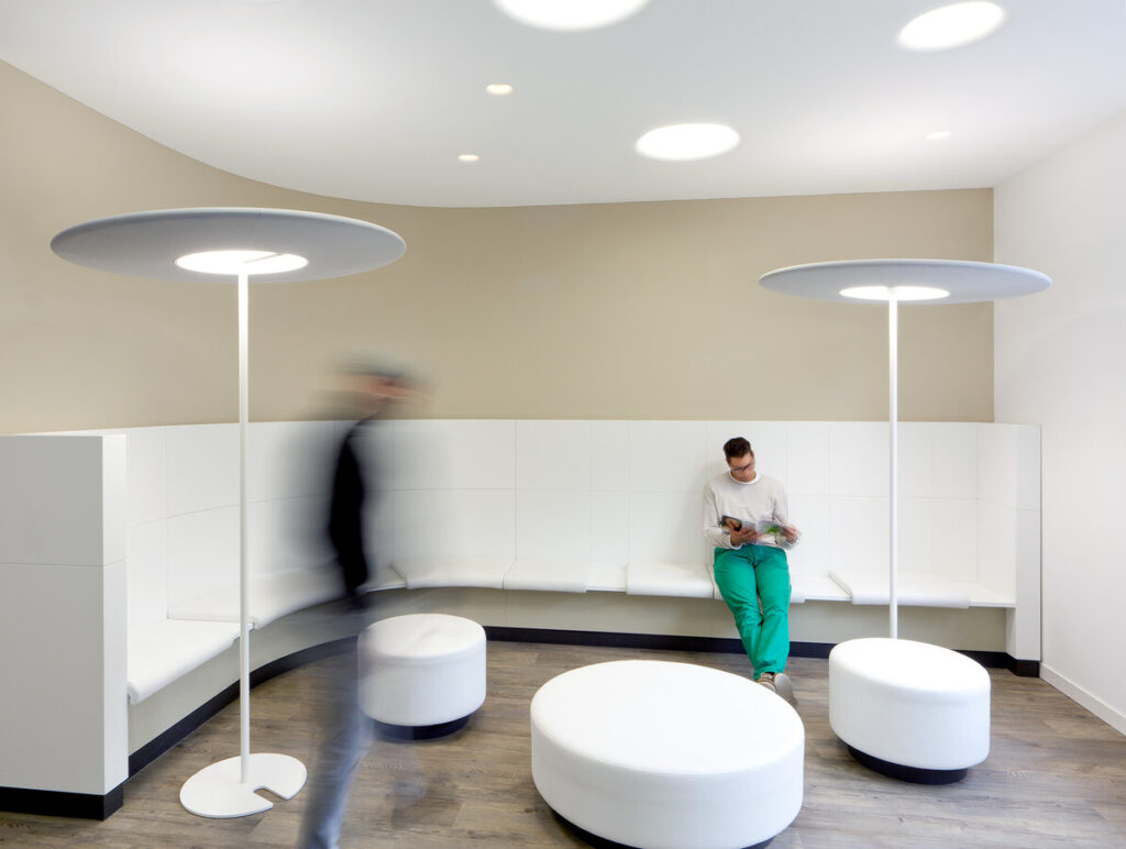 Lampadaire acoustique